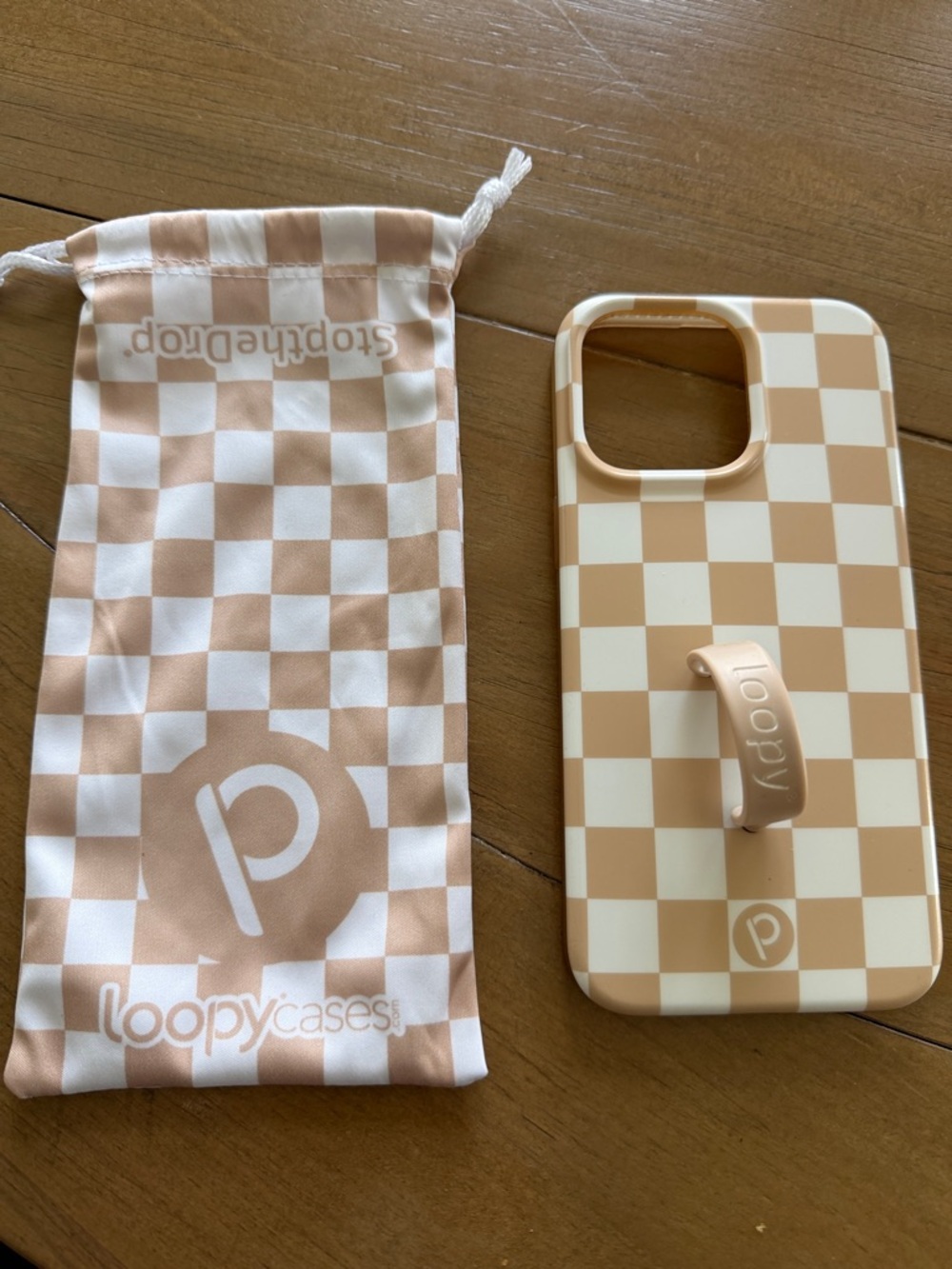 Loopy Case Beige and White Checker iPhone Case with Loop Grip